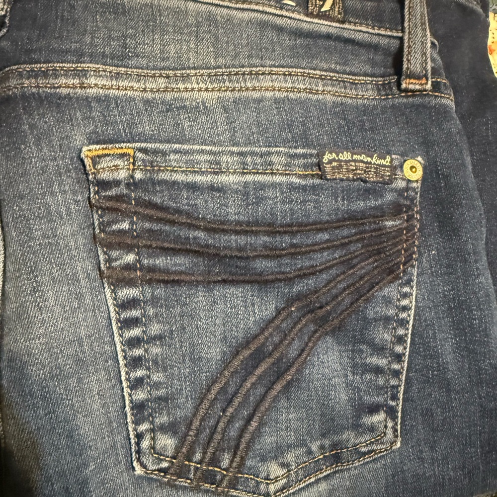7 For All Mankind Women’s Dark Blue Dojo Trouser Jeans Short 30” Inseam. Size 28